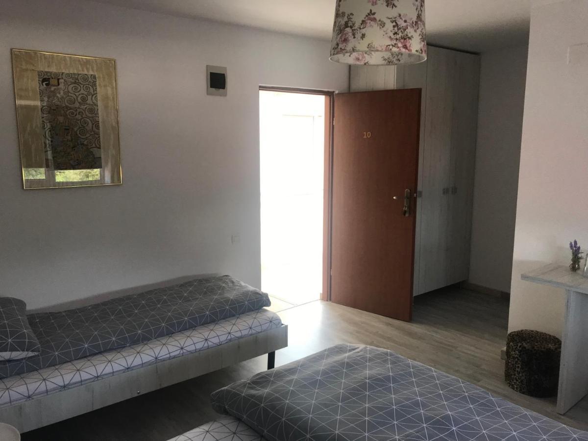Casa Ryana Self Check-In Motell Gilău Exteriör bild
