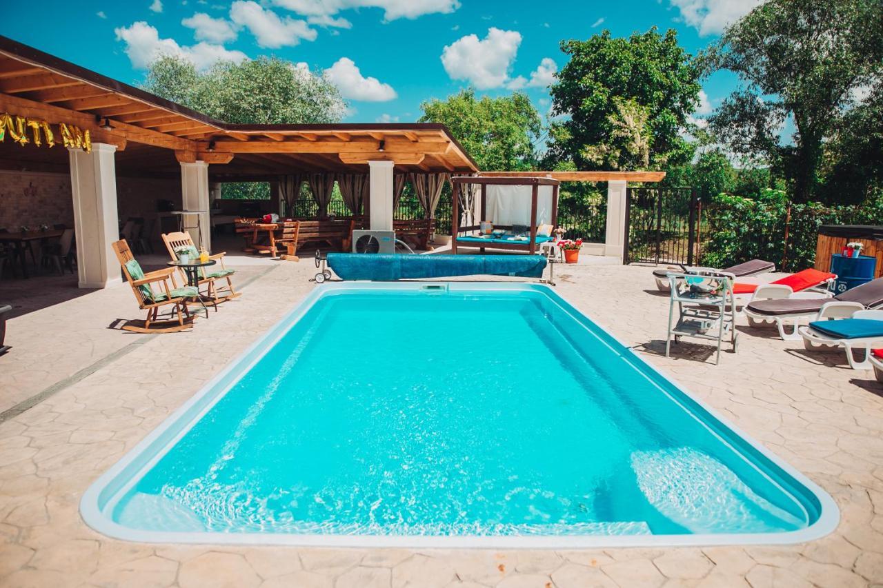 Casa Ryana Self Check-In Motell Gilău Exteriör bild